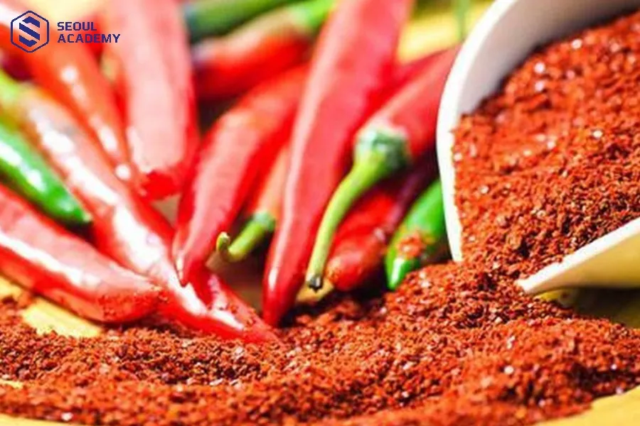 Đồ ăn cay nóng làm tăng nguy cơ kích ứng da sau phun xăm