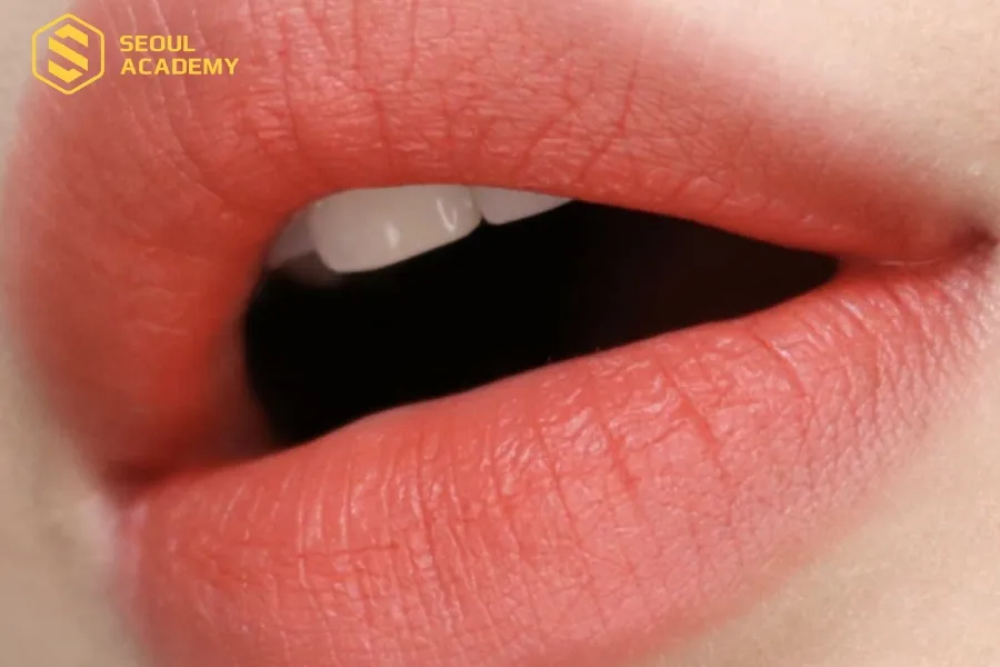 Phun môi màu cam đào được nhiều người yêu thích