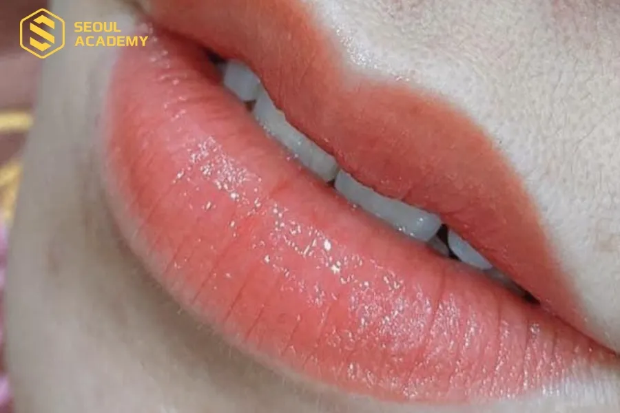 Một làn môi cam đào cực đẹp sau bong khác