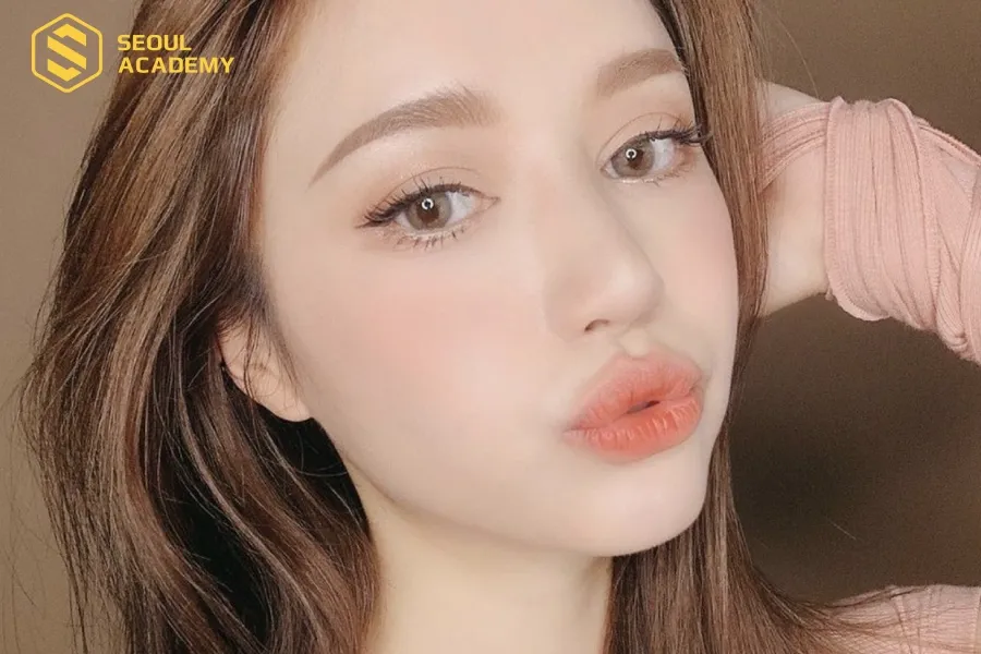 Môi cao đào rất hợp cho người dưới 30 tuổi