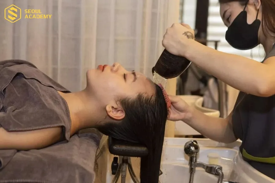 Gội đầu dưỡng sinh như là một cách giải phóng tâm hồn cằn cỗi Gội đầu dưỡng sinh như là một cách giải phóng tâm hồn cằn cỗi