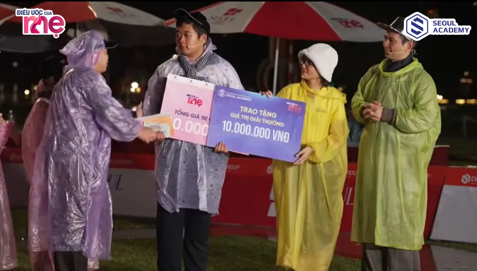 Seoul Academy tài trợ cho gia đình cháu Hoàng, nâng mức thưởng cho hai bên gia đình bằng nhau