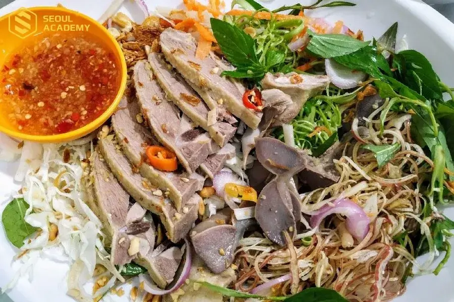 Món gỏi vịt thơm ngon