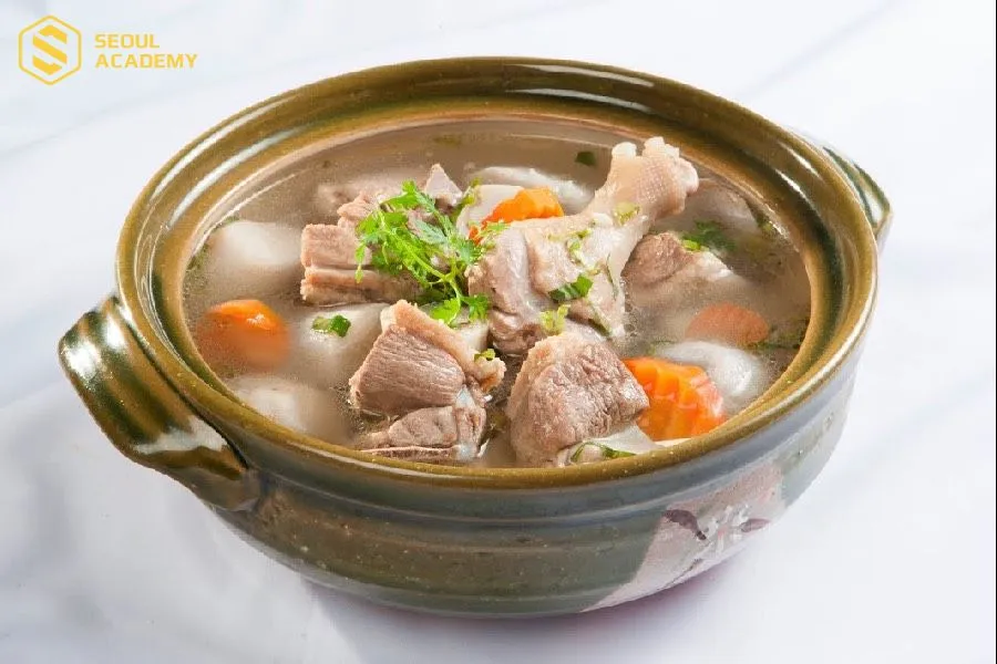 Canh thịt vịt nấu khoai thanh đạm cho gia đình