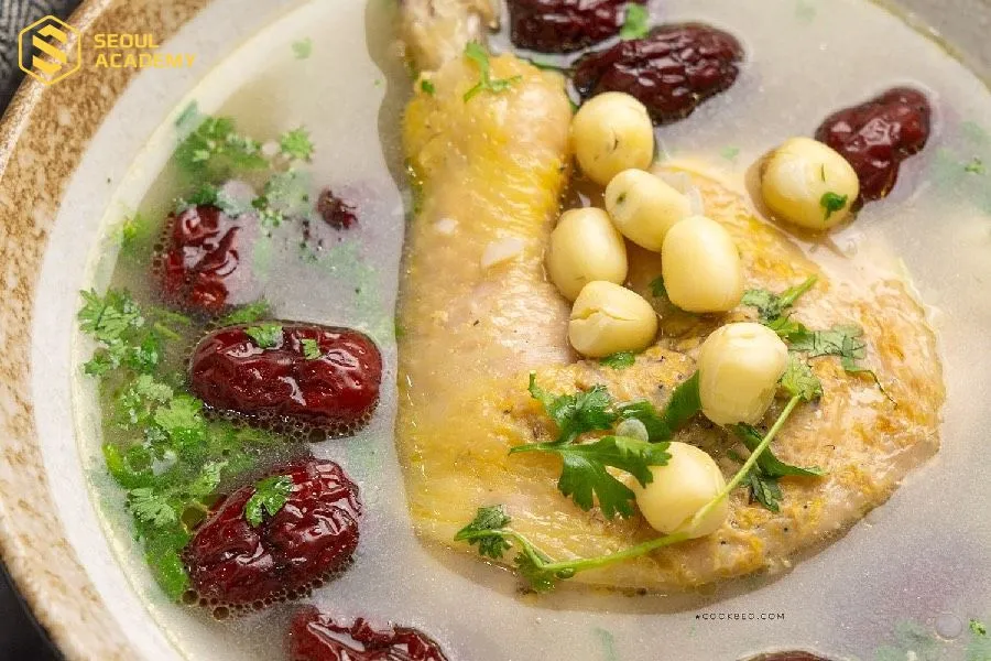 Vịt hầm hạt sen, táo tàu bổ dưỡng, chăm sóc sức khoẻ và dưỡng nhan