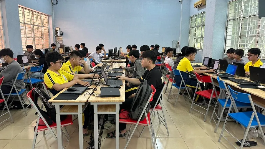 Lớp học tại trường trung cấp Thông tin - Truyền thông TP Hồ Chí Minh