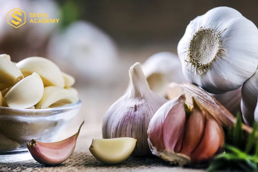Thêm tỏi vào thực đơn hằng ngày để làm dịu cảm giác nóng trong người