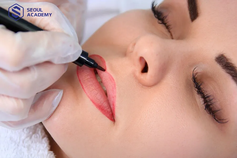 Xét theo khía cạnh nhân tướng học, xem ngày tốt đi xăm môi đem lại kết quả tốt hơn