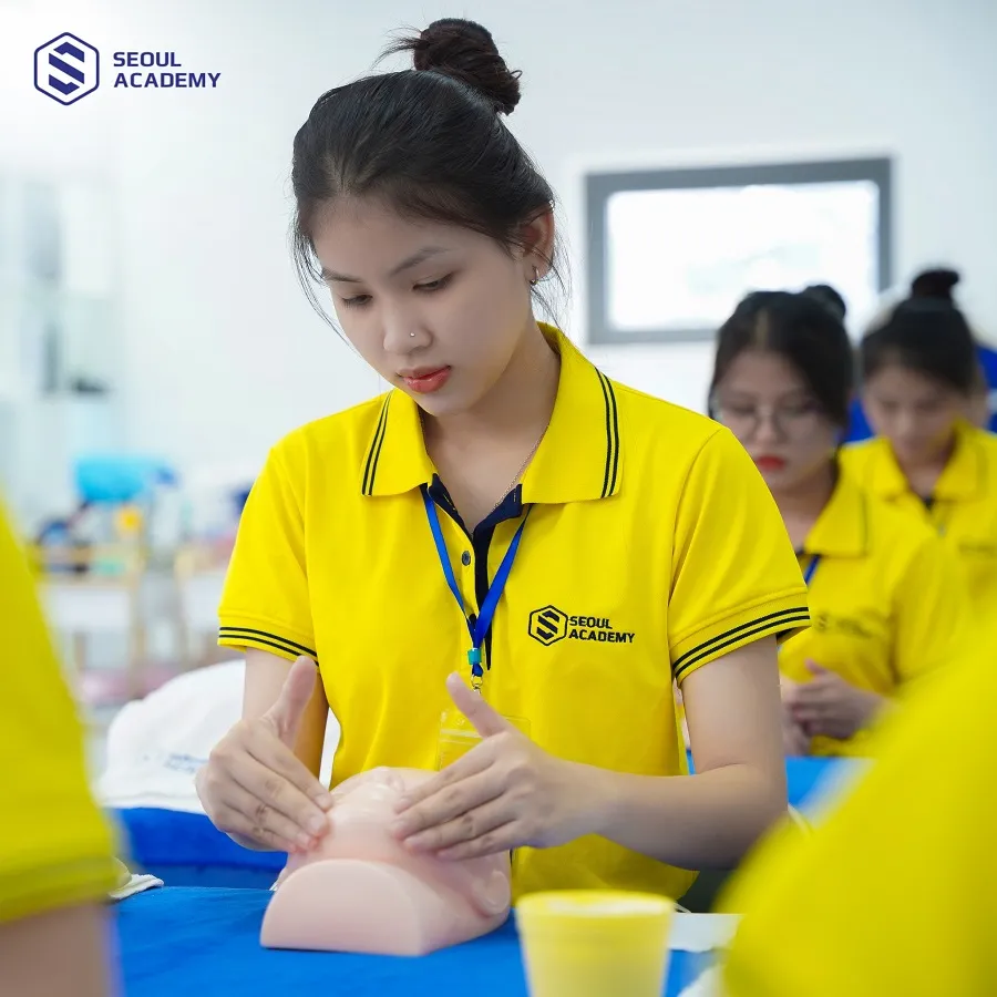 Một khóa học spa chăm sóc da chuyên nghiệp tại Seoul Academy
