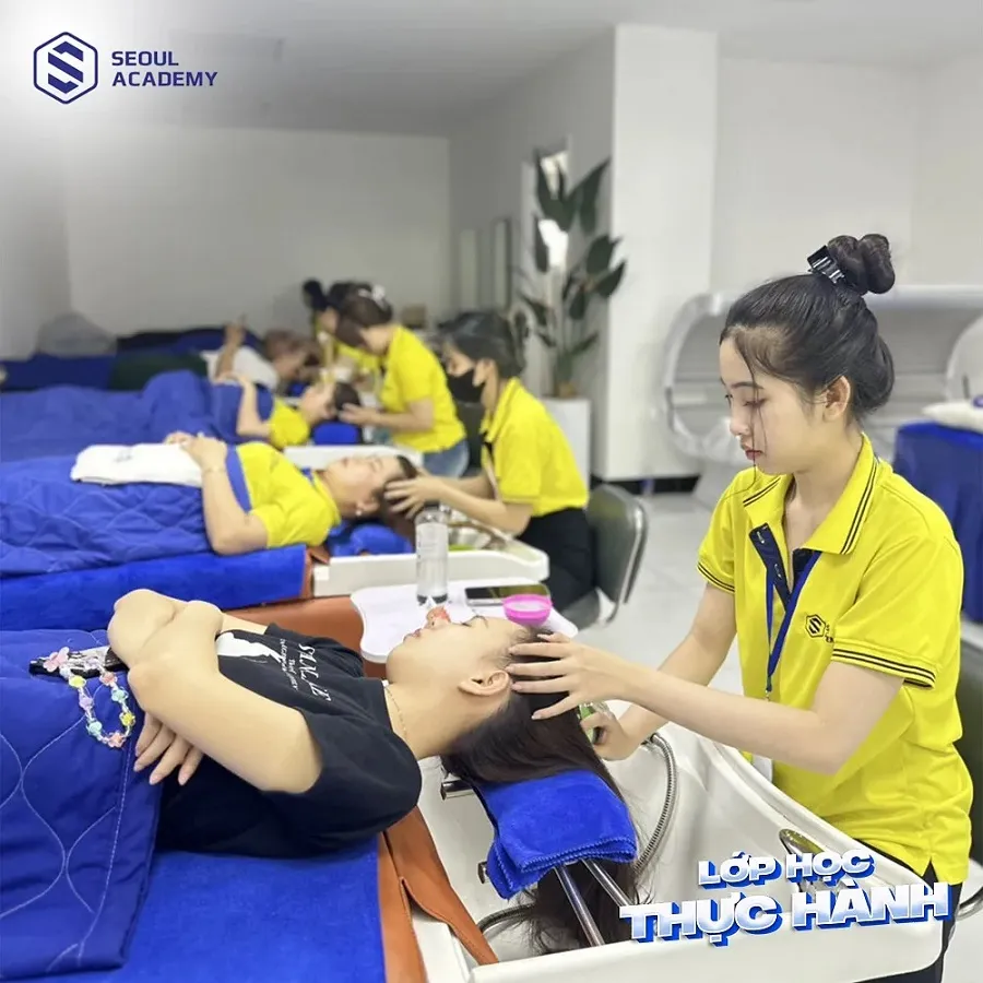 Gội đầu dưỡng sinh có sự kết hợp trị liệu là cơn sốt trong các ngành nghề hiện nay