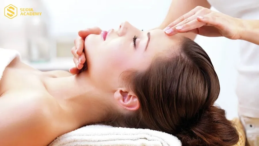 Tự massage và day nhẹ vùng Thái Dương để thông mũi, giảm nghẹt mũi hiệu quả Tự massage và day nhẹ vùng Thái Dương để thông mũi, giảm nghẹt mũi hiệu quả