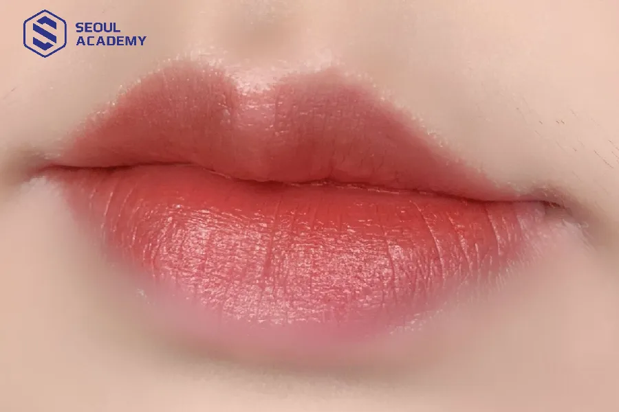 Môi trái tim là một trong các kiểu môi được ưa chuộng nhất từ trước đến nay