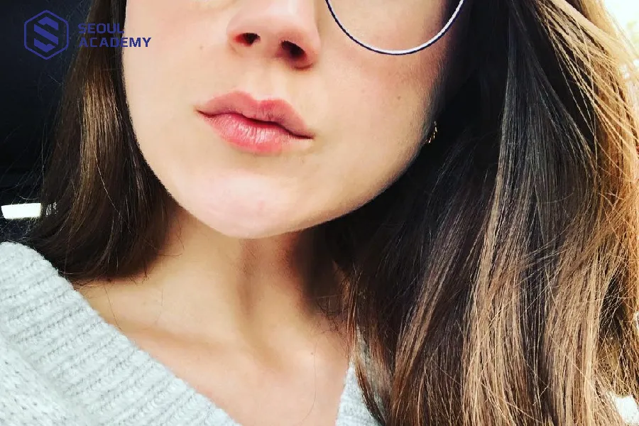 Môi mỏng là một trong các kiểu môi đẹp theo tiêu chuẩn của phụ nữ Á Đông