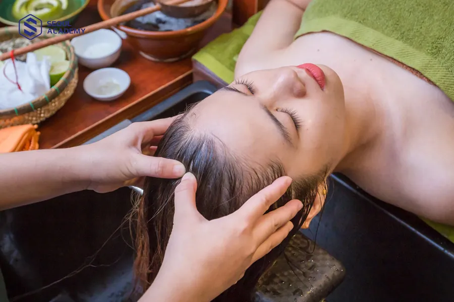 Kỹ thuật bấm huyệt giúp máu lưu thông, giảm các cơn đau đầu, cổ, vai, gáy Kỹ thuật bấm huyệt giúp máu lưu thông, giảm các cơn đau đầu, cổ, vai, gáy