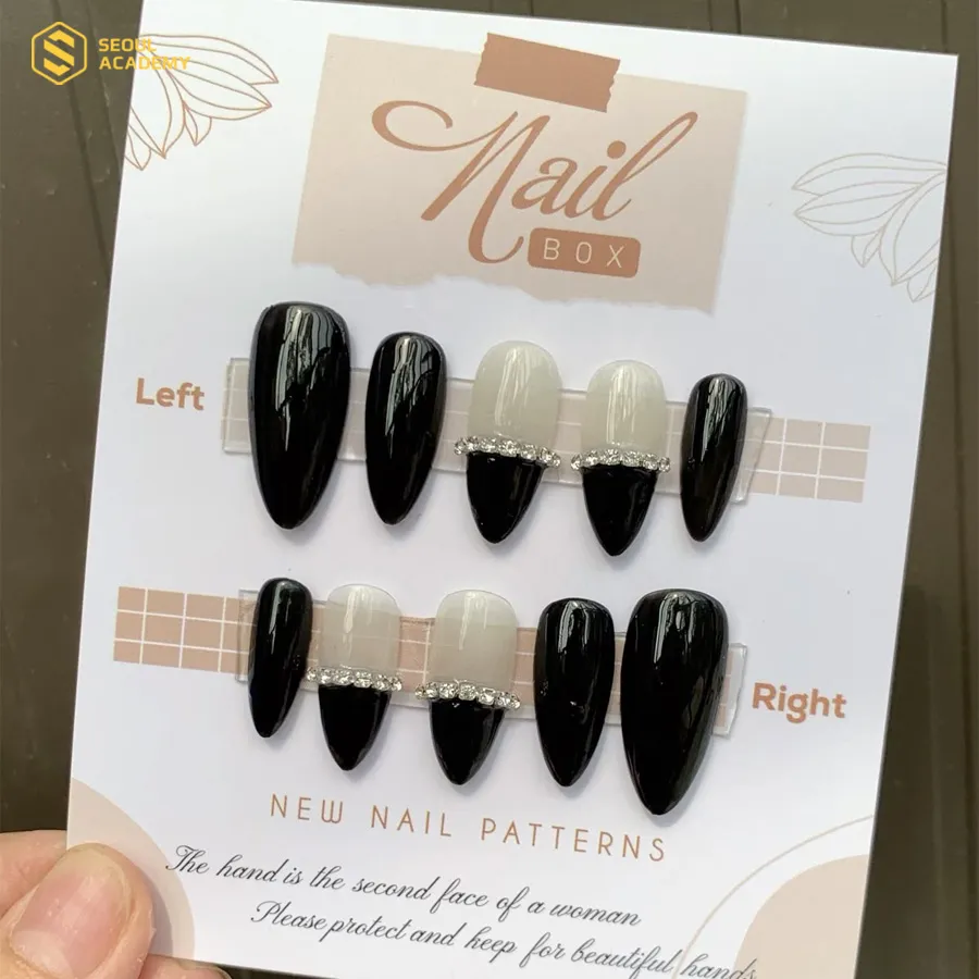 Mẫu nail đơn giản, dễ làm nhưng rất sang trọng và nổi bật