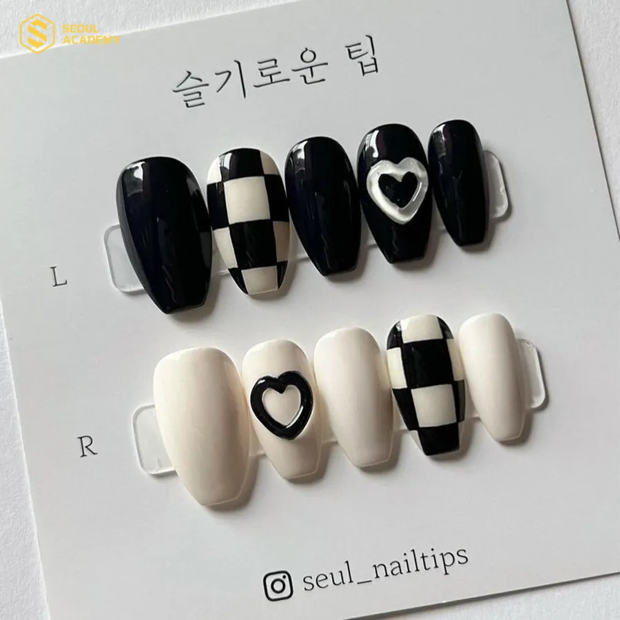 Nail box họa tiết caro dễ thực hiện ngay tại nhà