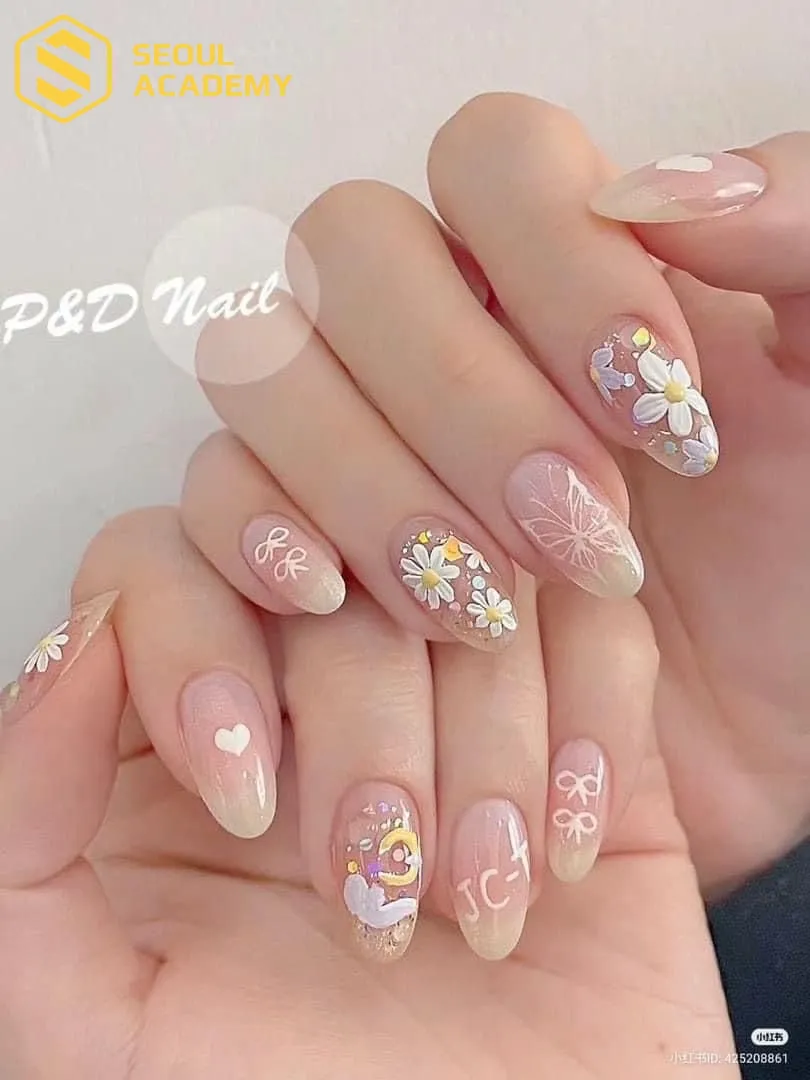 Mẫu nail hoa cúc được yêu thích bởi nhiều tín đồ