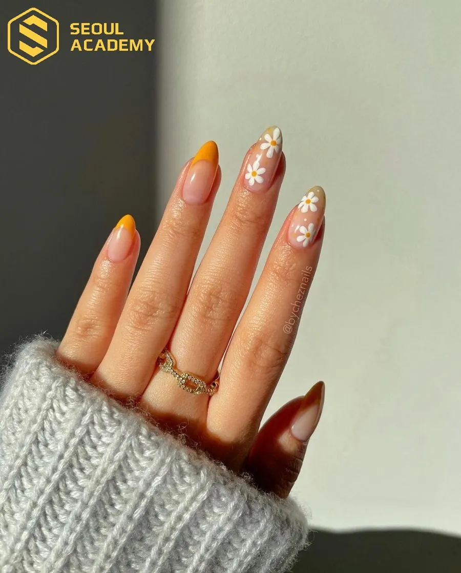 Sơn dưỡng móng và bảo vệ móng khi làm việc nhà để duy trì móng bền đẹp