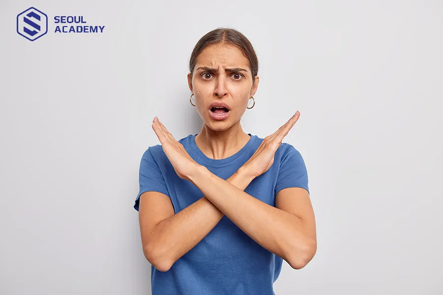 Kiêng mặc áo màu sắc khắc mệnh đi thi