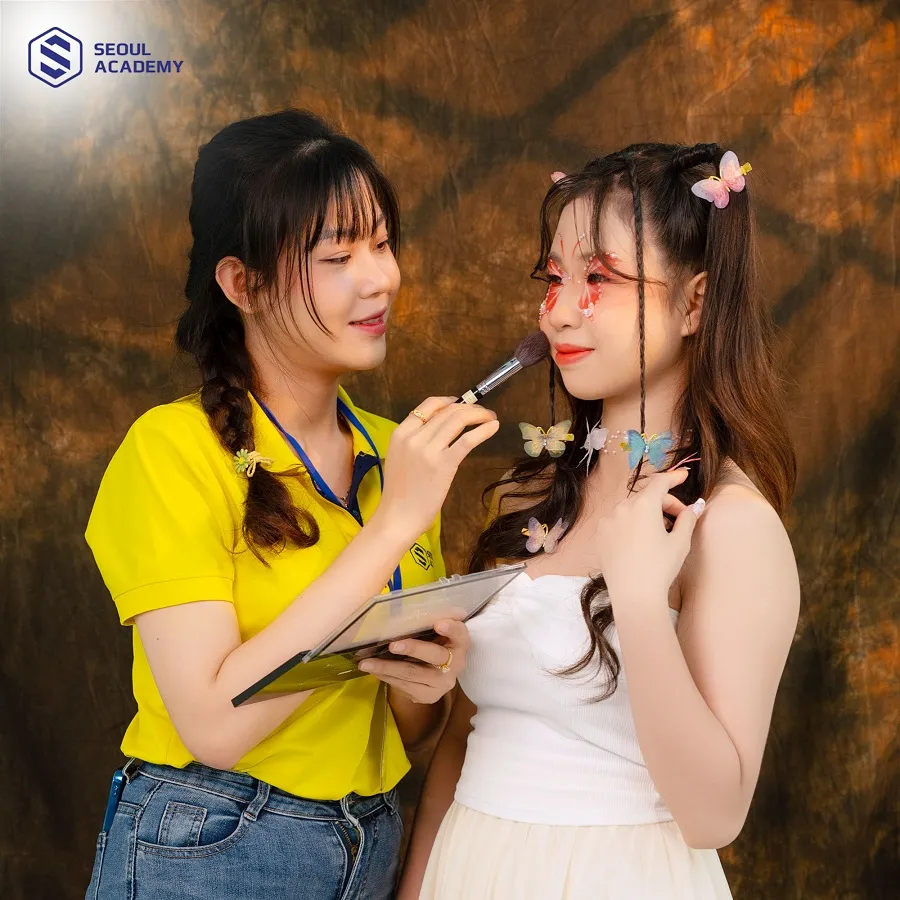 Học makeup cá nhân không chỉ giúp bản thân tự tin hơn mà còn có thể giúp những người thân xung quanh bạn tự tin hơn