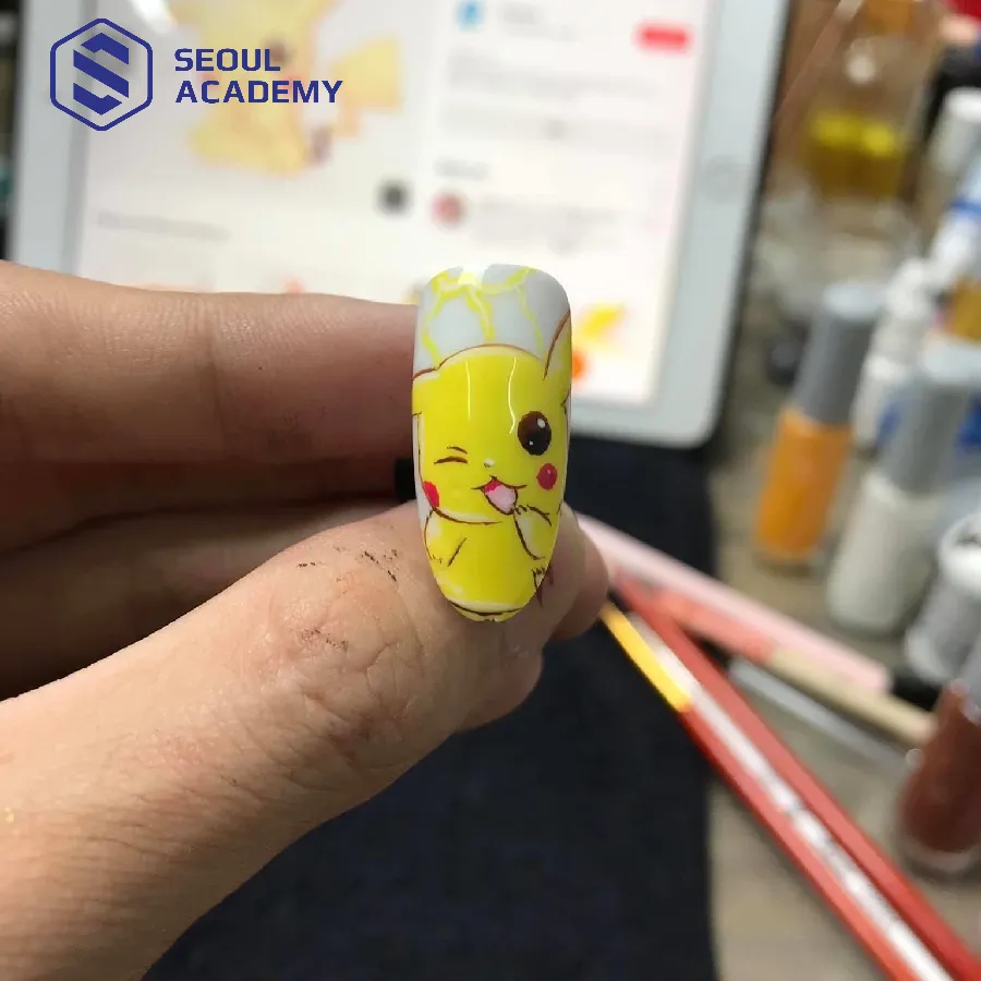 Mẫu nail Pikachu vui nhộn thích hợp cho các cô nàng nhí nhảnh