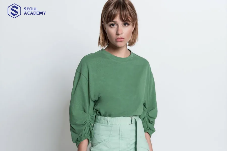 Mệnh mộc phù hợp áo màu xanh lá tươi mát