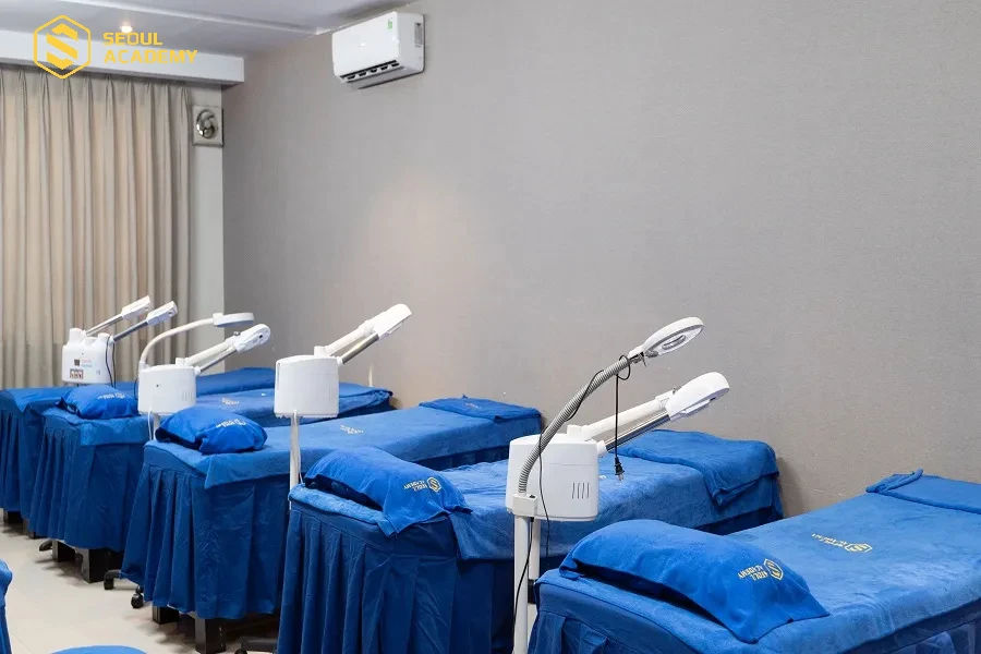 Phòng học với các loại thiết bị hiện đại Phòng học với các loại thiết bị hiện đại