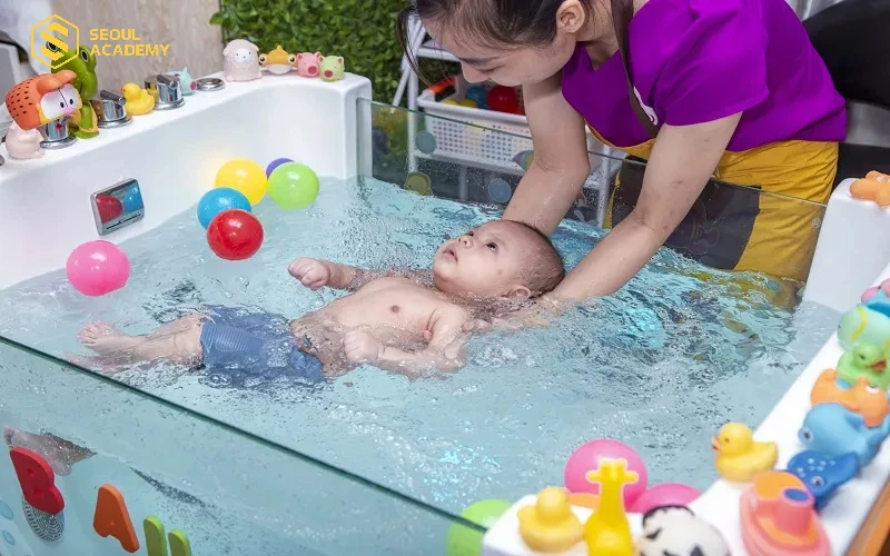 Khóa học tắm và massage cho trẻ sơ sinh Khóa học tắm và massage cho trẻ sơ sinh