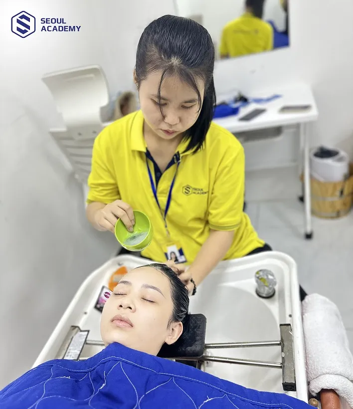 Chương trình đào tạo kết hợp nhuần nhuyễn giữa thực hành và lý thuyết Chương trình đào tạo kết hợp nhuần nhuyễn giữa thực hành và lý thuyết