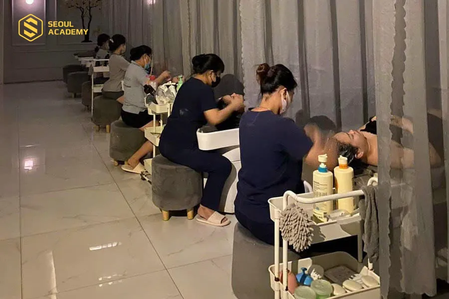 Học viên thực hành tại Hân Hân Relax Spa Học viên thực hành tại Hân Hân Relax Spa