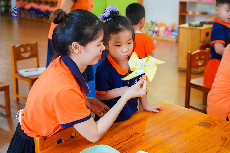 Yêu trẻ em là yếu tố quan trọng để bạn theo học ngành sư phạm mầm non