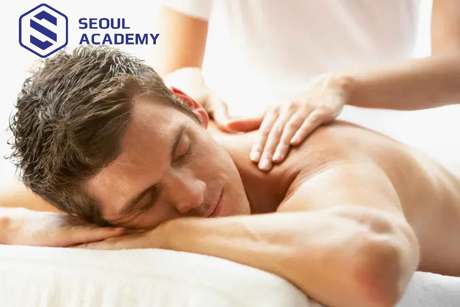Y dược Tuệ Tĩnh nổi tiếng với chương trình dạy massage body nam Y dược Tuệ Tĩnh nổi tiếng với chương trình dạy massage body nam