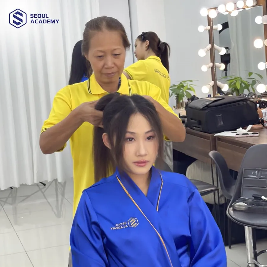 Học viên tại Seoul Academy được thực hành thường xuyên trên mẫu thật