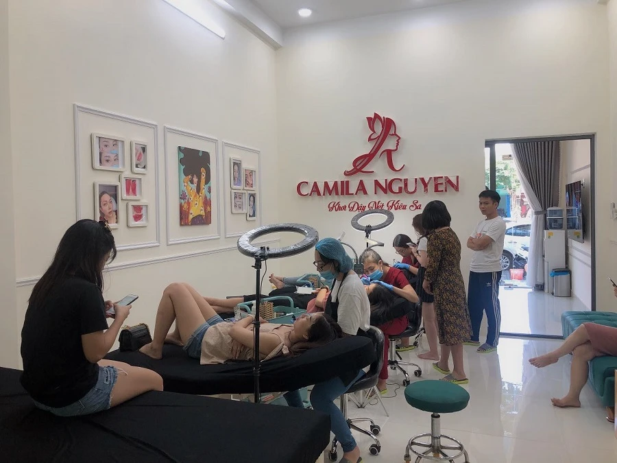 Camila Nguyen có thế mạnh về đào tạo các dịch vụ phun xăm thẩm mỹ chuyên nghiệp