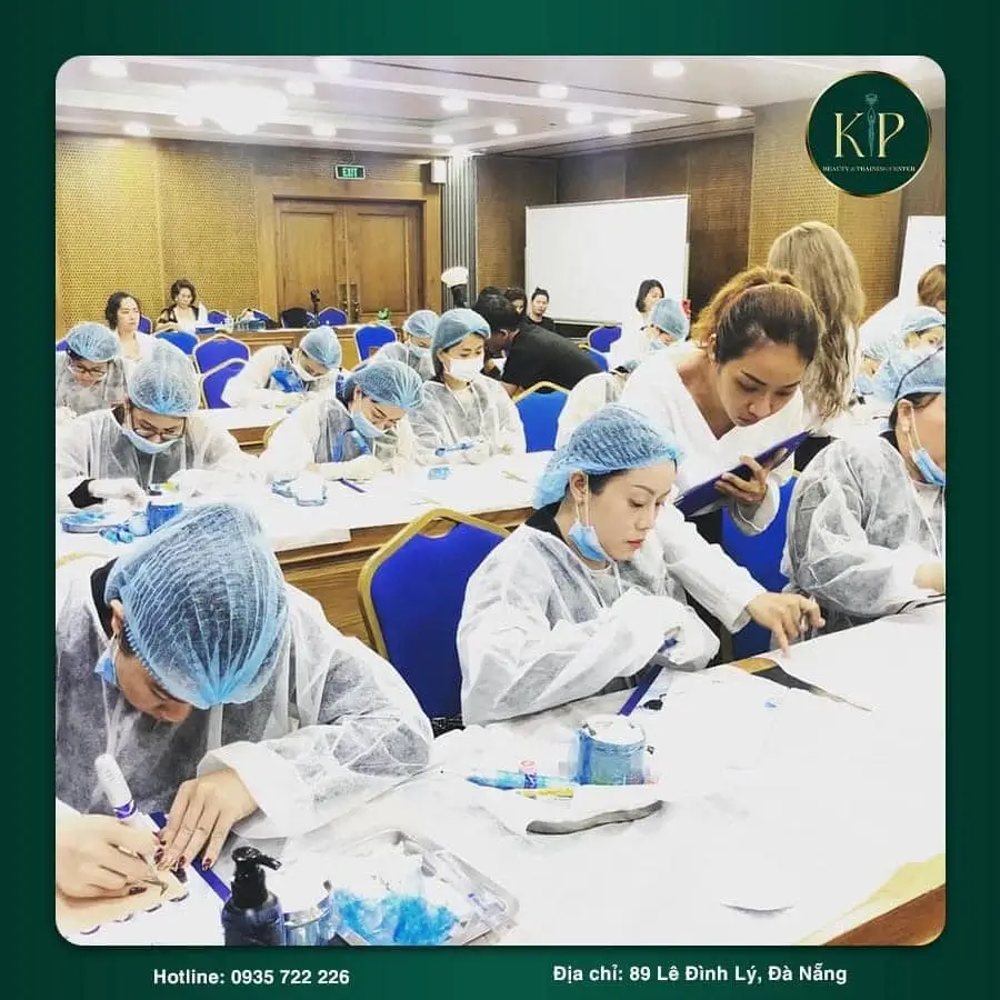 Thẩm mỹ viện Kiều Phương có nhiều năm kinh nghiệm trong giảng dạy phun xăm