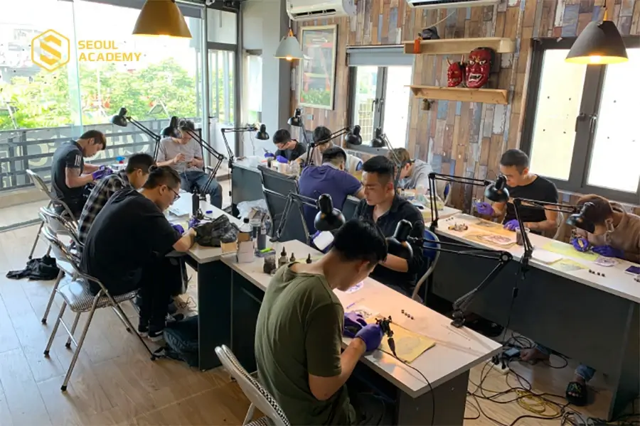 Khoá học xăm hình chuyên nghiệp kéo dài từ 2 - 6 tháng