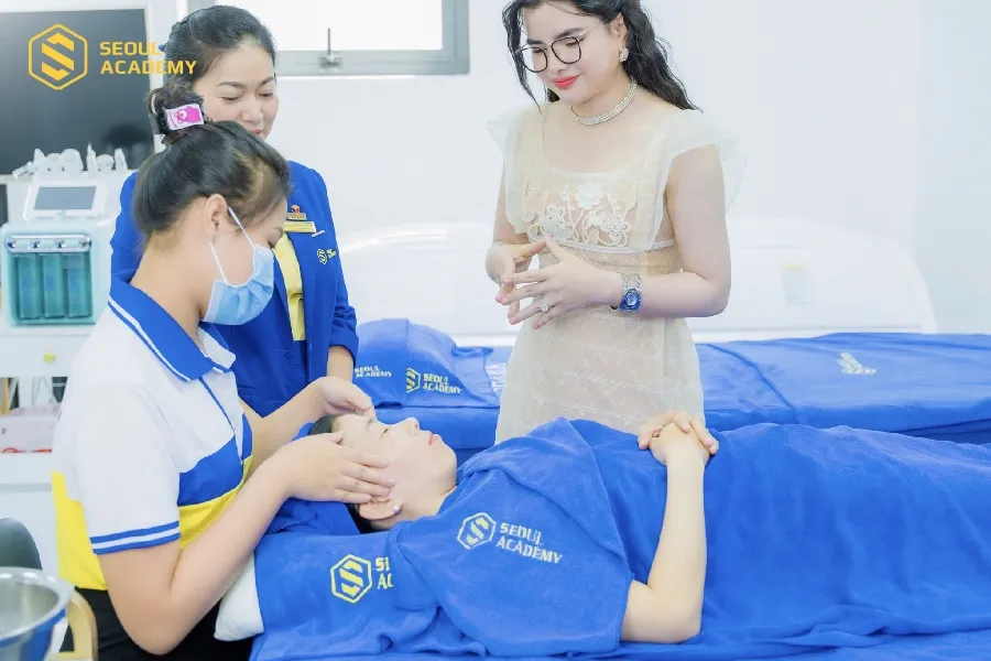 Khóa học master về thẩm mỹ da chuyên sâu với nhiều nội dung