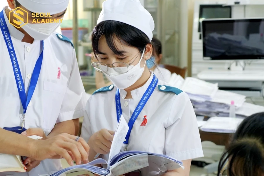 Ngành Điều dưỡng thu hút nhiều sinh viên