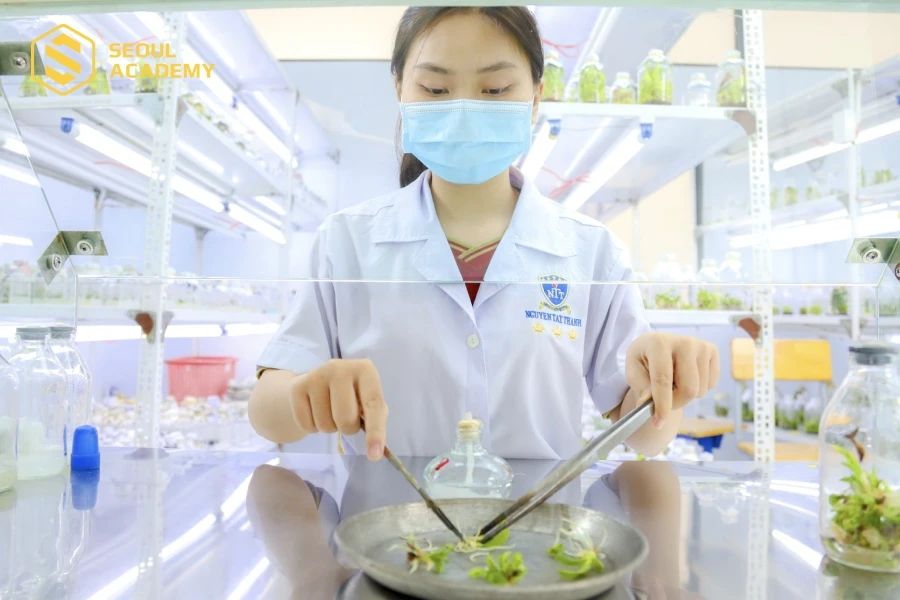 Ngành Công nghệ Sinh học tuyển sinh khối A02