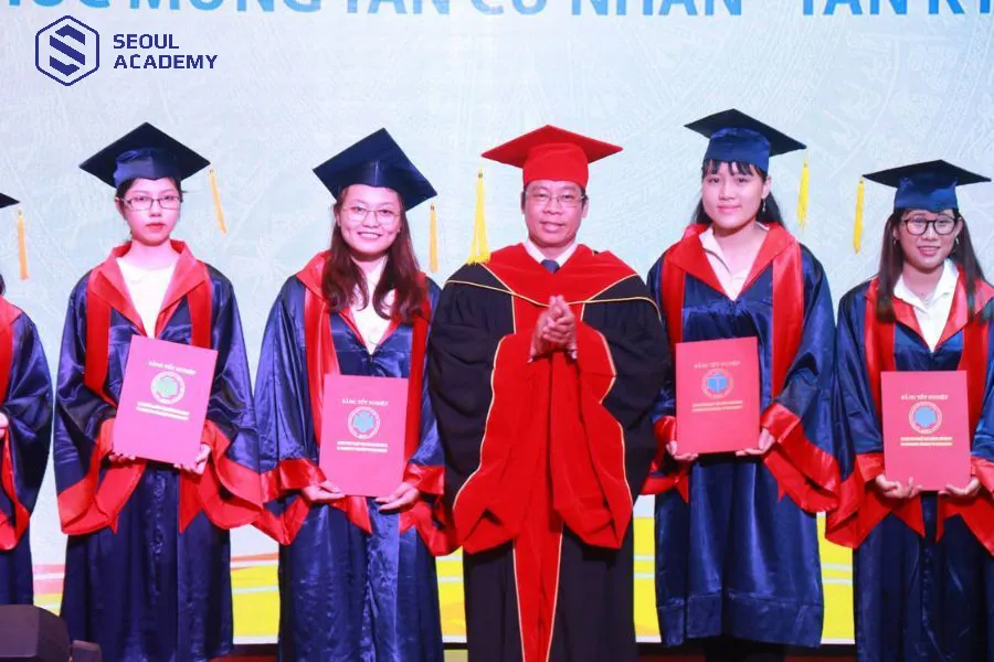 Lễ tốt nghiệp không bắt buộc tham dự, nhưng nó là buổi lễ ý nghĩa và quan trọng