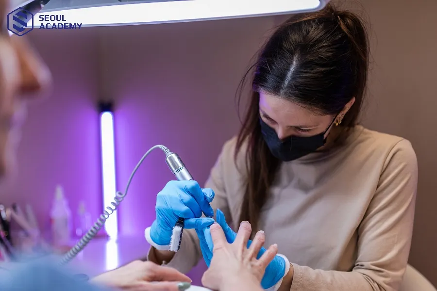 Lương làm nail ở Đức phụ thuộc vào nhiều yếu tố khác nhau