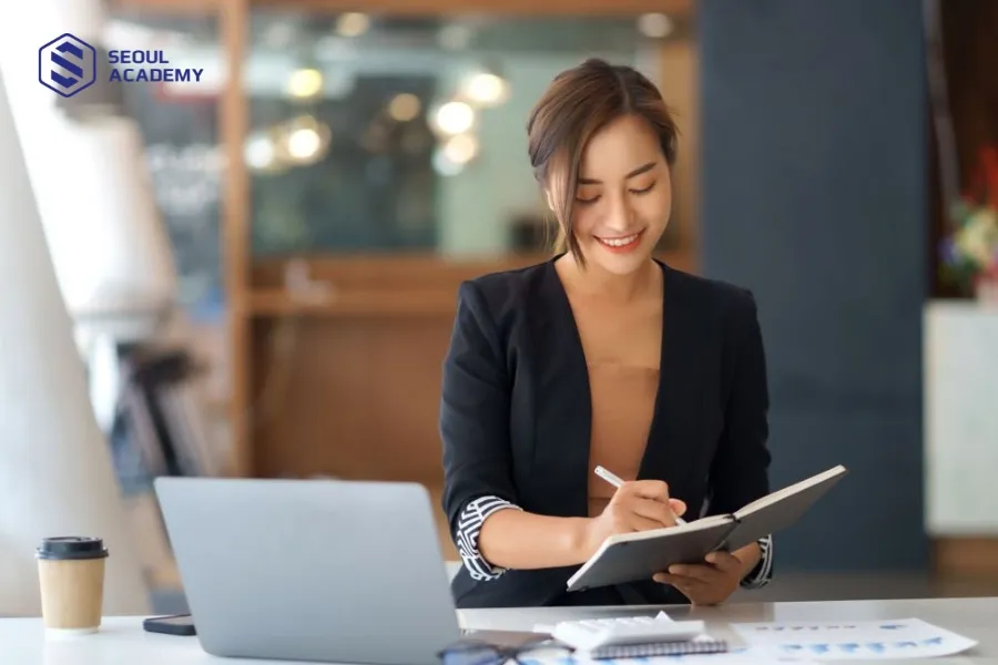 Thư ký là nghề nghiệp hấp dẫn với nhiều bạn trẻ