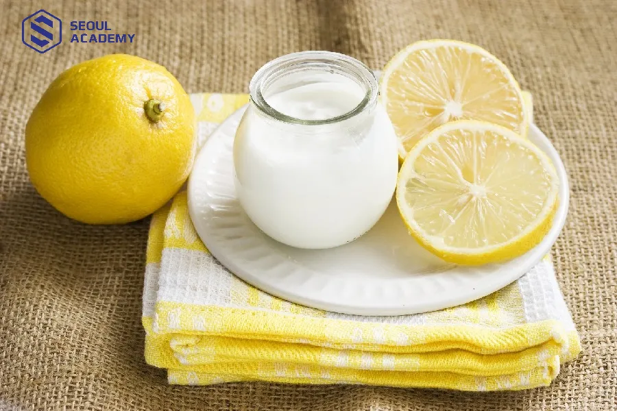 Chanh và sữa chua có chứa rất nhiều thành phần tốt cho làn da