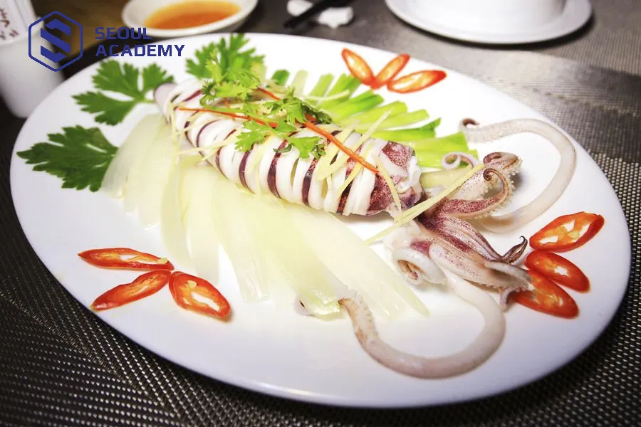 Mực là món ăn được kiêng cữ vào ngày đầu tháng, đầu năm