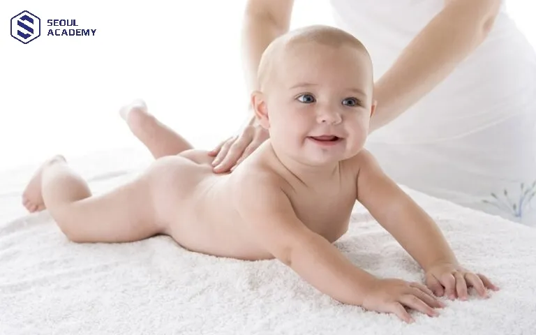 Massage mang lại nhiều lợi ích tuyệt vời cho trẻ sơ sinh Massage mang lại nhiều lợi ích tuyệt vời cho trẻ sơ sinh