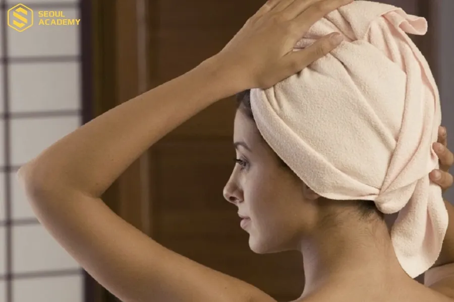 Ủ tóc đúng cách để đạt được hiệu quả chăm sóc mái tóc cao nhất Ủ tóc đúng cách để đạt được hiệu quả chăm sóc mái tóc cao nhất