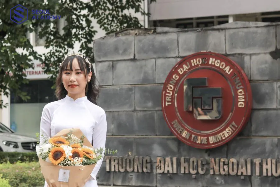 Trường Đại học Ngoại Thương thu hút nhiều sinh viên