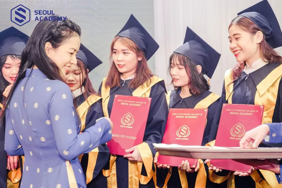 Cấp chứng nhận nghề cho học viên tốt nghiệp Cấp chứng nhận nghề cho học viên tốt nghiệp