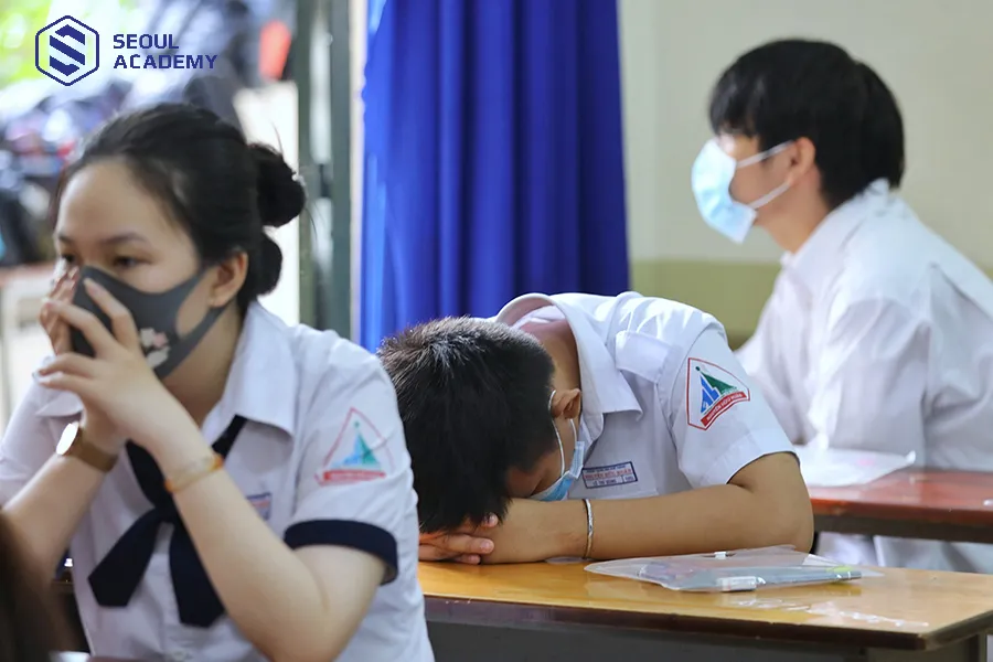 Thí sinh ngủ quên trong phòng thi không có quy định về hình phạt