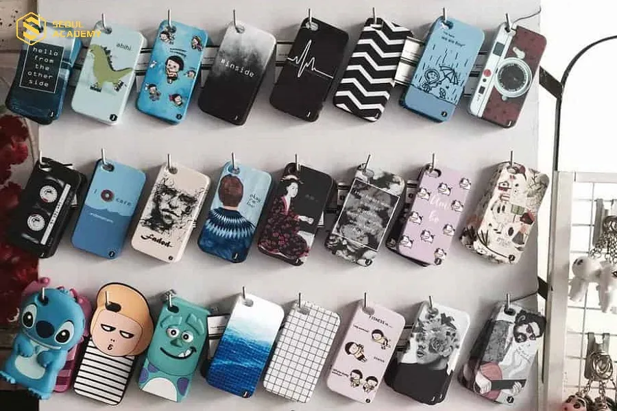 Cửa hàng ốp lưng điện thoại khá phù hợp để mở trong mặt bằng nhỏ, trong hẻm